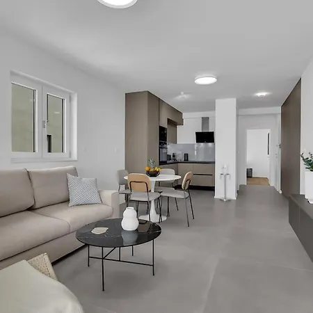 Lea - Makarska Exklusiv